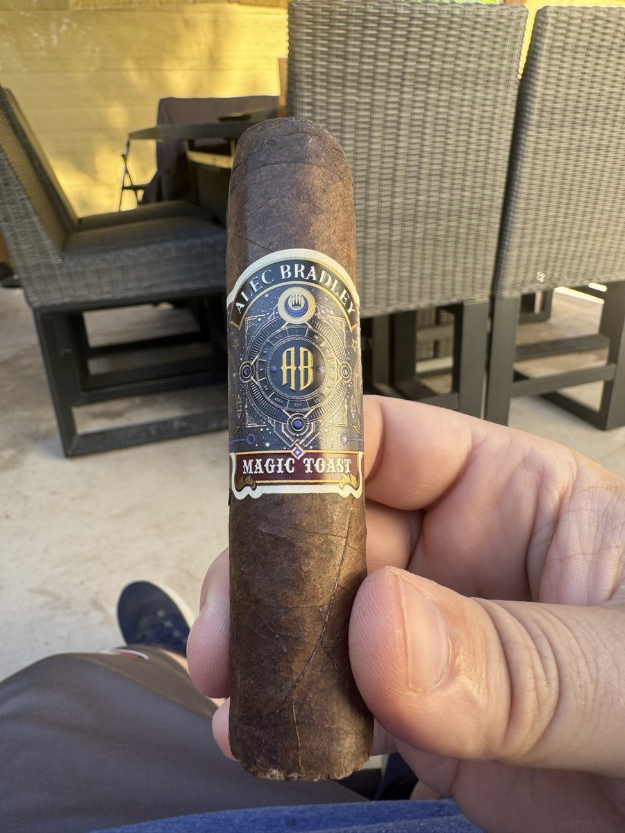 Tonight’s starter. <a href="/alecbradley/">Alec Bradley Cigars</a> loving the Magic Toast so far!

#cigars