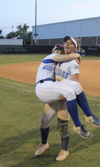 Emmi Bowman tweet media