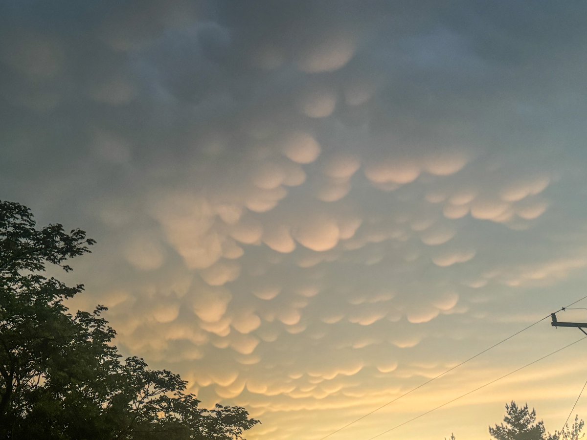 Boobie clouds in SW Missouri yesterday #mowx