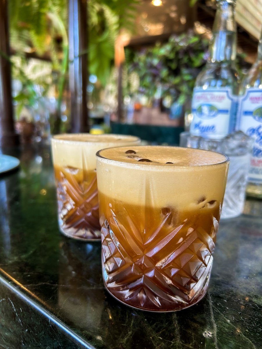 bestlifemexico's tweet photo. Carajillos at Oystera in Todos Santos. The perfect blend of booze and brew! ☕️🔥 Who's in for a round? 🙋♀️🙋♂️
#HappyHour #TodosSantos #carajillo #liquor43 #cocktailstime #MexicoDrinks https://t.co/5OnJ7Yr5VE