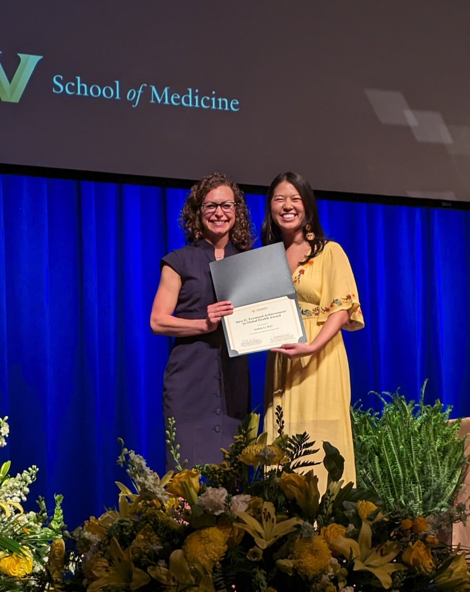 🩺Congratulations to Andria Li! She received the Sten H. Vermund Award for Excellence in Global Health at @VUmedicine Class Day this afternoon. Learn more about her leadership and work here: tinyurl.com/4aep2f6t @Svermund @espitzrose #VU2024 @mariehmartin1