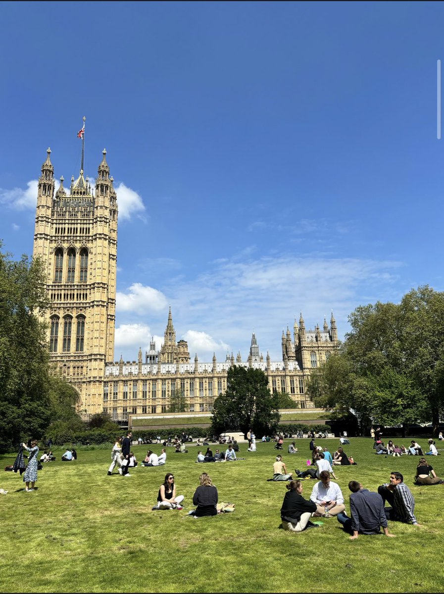 Sun’s out, everyone’s out! Victoria Tower Gardens very lively the last few days with lunch breakers and camera crew.