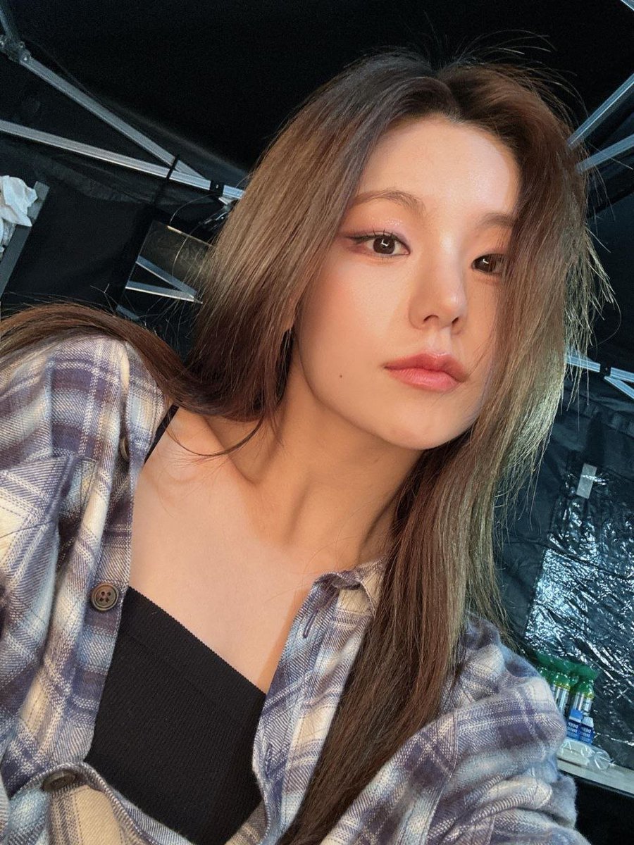 ущербная луна злодейка | miss my lia 💔 tweet media