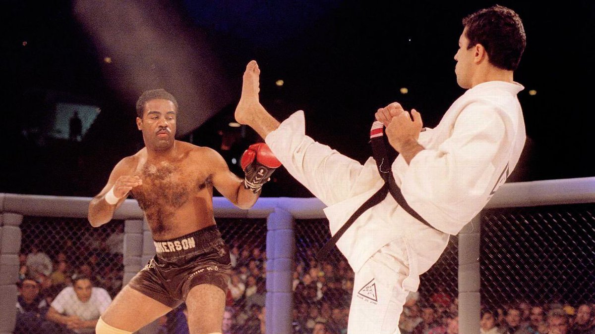#RIP Art Jimmerson 🇺🇸🥊(60)

In #MMA he was #UFC1 in 1993 losing his only bout, before moving to #boxing. In 51 fights at #Cruiserweight #LightHeavyweight & #SuperMiddleweight he won 33 fights, 17 by KO. Only world title fight was WBF Cruiser losing to Mike Rodgers🇺🇸 in 2002