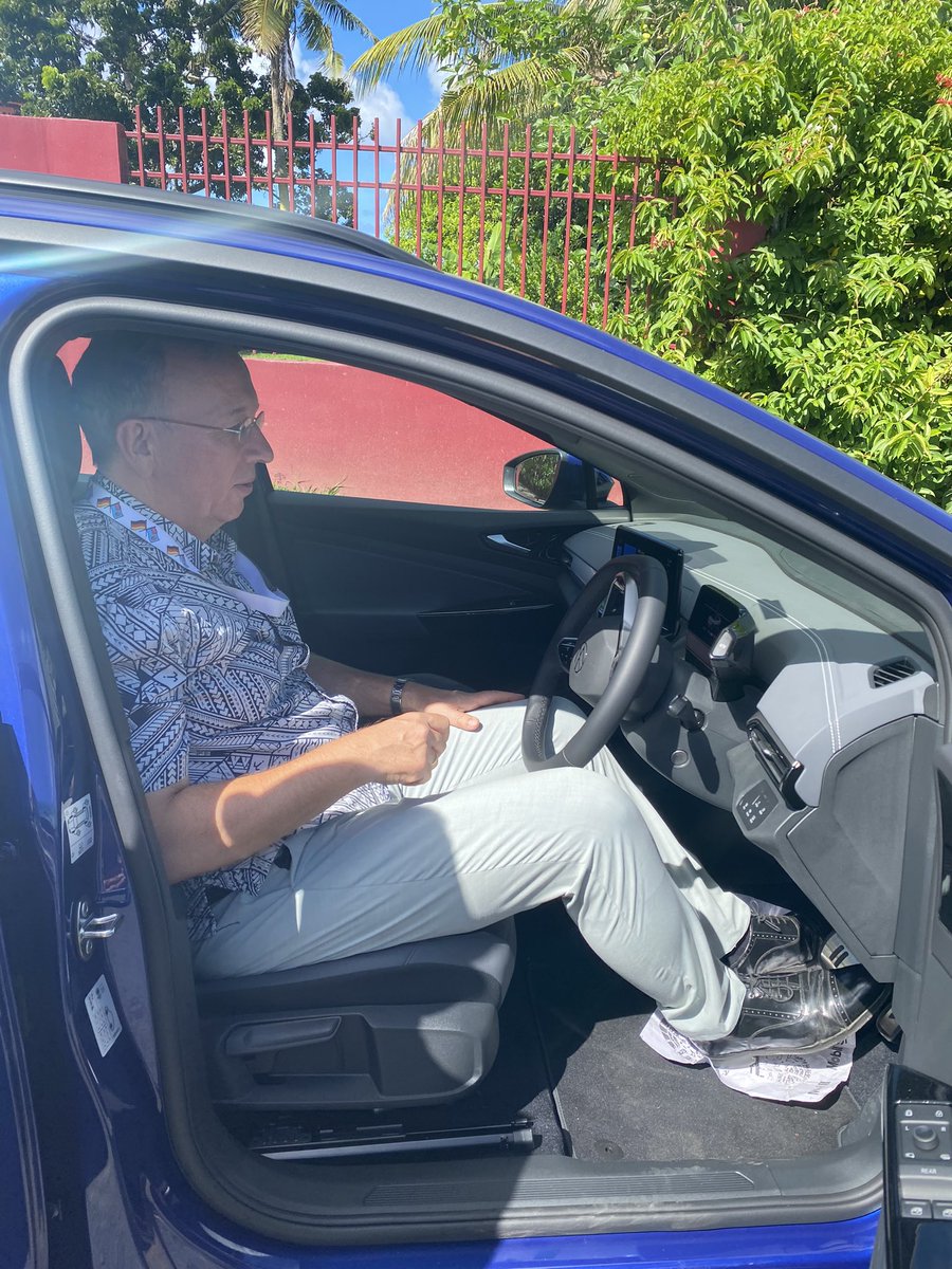 Exciting news! Introducing the ID 4, Volkswagen's fully electric car, a game-changer for climate action and #sustainable mobility. Proud to announce that #PalasAuto Fiji has imported the first six e-cars. 🇩🇪Ambassador is taking one for a spin! 🚗 #ClimateAction #SustainableFuture