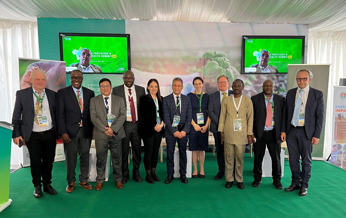 Most West African countries depend mostly on imported #fertilizers, which are expensive for farmers. @ecowas_cedeao and partners participated in #AFSH24 through a side event to share Lomé Declaration on Fertilizers and Soil Health with concrete solutions. #FSRP