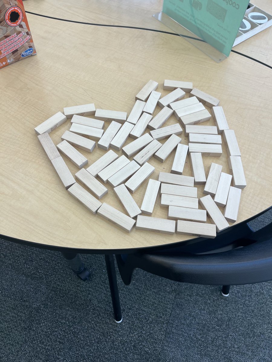 This heart was created by students to show their parents how much they love our school’s library during Education Week Open House ⁦<a href="/MandelaPS/">Nelson Mandela PS</a>⁩ ⁦<a href="/PeelSchools/">Peel District School Board</a>⁩ ⁦<a href="/ONLibraryAssoc/">OLA</a>⁩