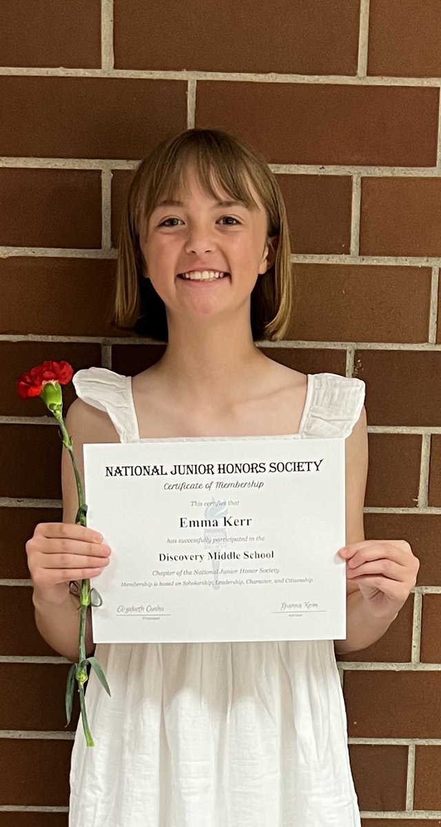 📚🙏So thankful I got inducted into the National Junior Honor Society! Thank you to all of my teachers and coaches that notice my hardwork. 📚🙏#hardwork #studentathlete @Bombers2k12 @ericjohnson1342 @ZacharyBeth @austhalcprime @champmindcoach @NationalHonorSo @ExtraInningSB