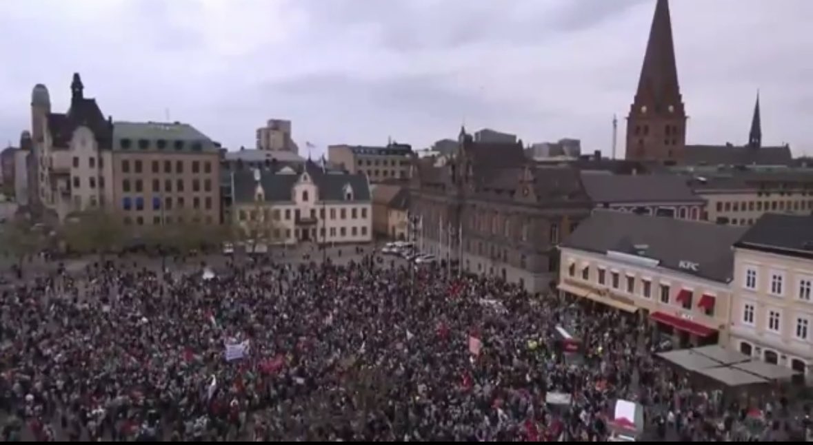 Συγγνώμη που θα σας το πω, αλλά οι εικόνες από το Μαλμε είναι ακόμη μια μεγάλη ήττα των προπαγανδιστικών μηχανισμών της ΕΕ, του ΝΑΤΟ, του Ισραήλ, των ΗΠΑ .
Οι λαοί θα νικήσουν .
Αλληλεγγύη στην Παλαιστινη!✊🇵🇸
#eurovisiongr #eurovision2024