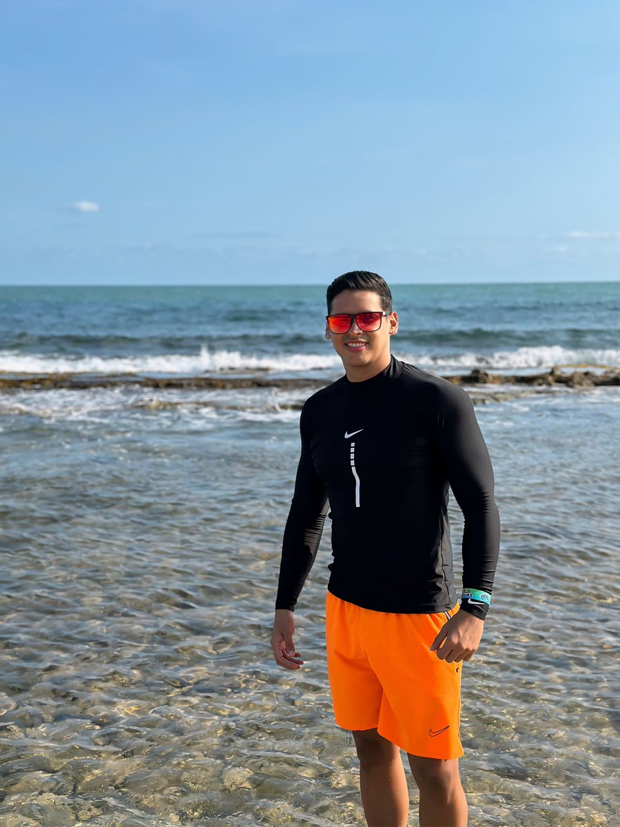 Este tuit se cita con tu mejor foto en una playa… y que no sea selfie 😀