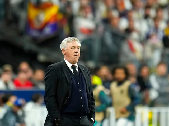 El lenguaje corporal de Carlo Ancelotti en los momentos decisivos de los partidos es un verdadero ejemplo de calma y control. Su serenidad en la cancha trasciende a su equipo, demostrando que la verdadera grandeza se manifiesta no solo en los resultados, sino también en la