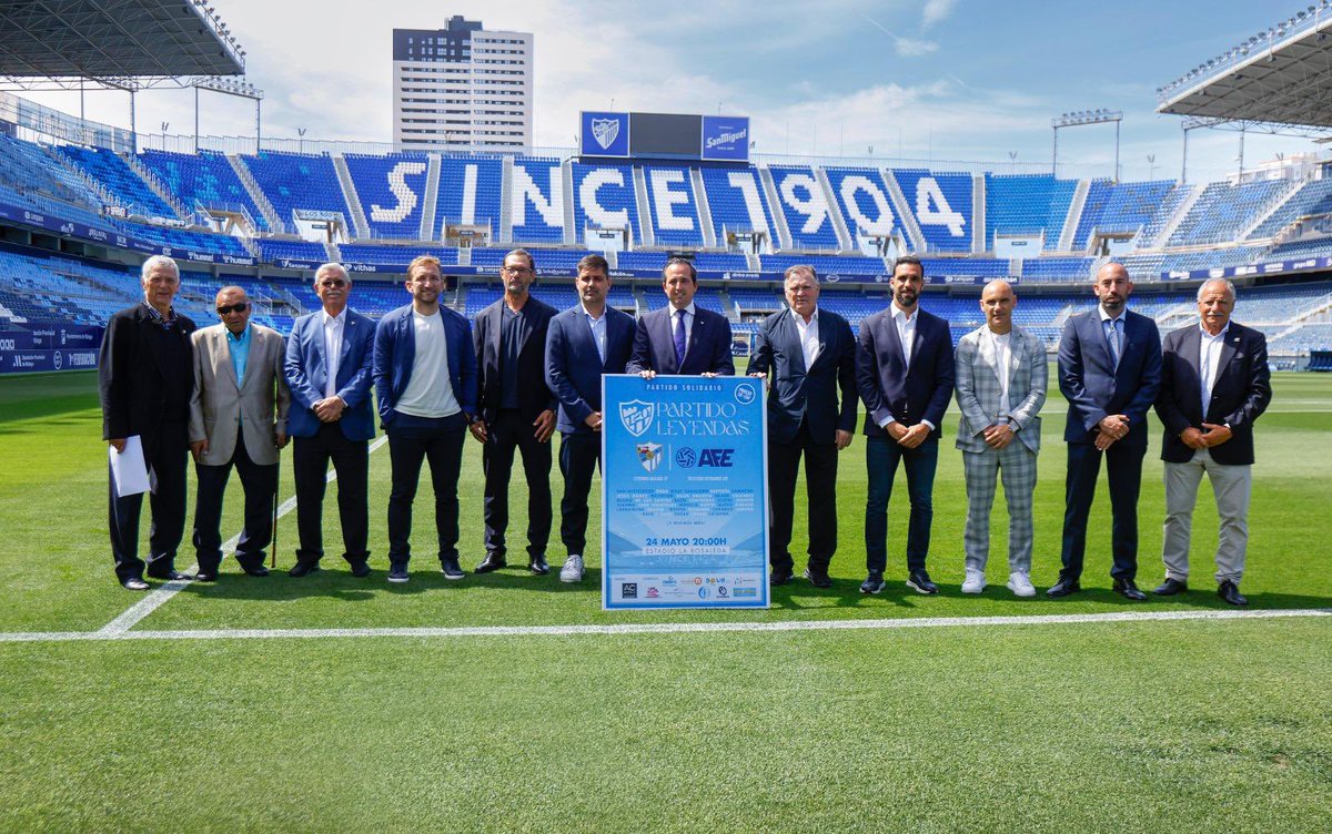 Málaga‼️ En el día de hoy, hemos presentado el partido amistoso entre las Leyendas del @malagacf y la Selección de veteranos de @afefutbol Un orgullo por parte de nuestra asociación poder participar en los actos del 120 aniversario del Málaga C.F ❤️⚽️