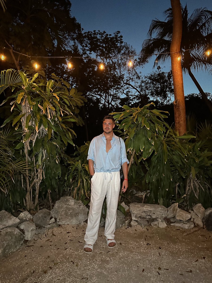 kiss me hard, someday, you'll miss this

🩵