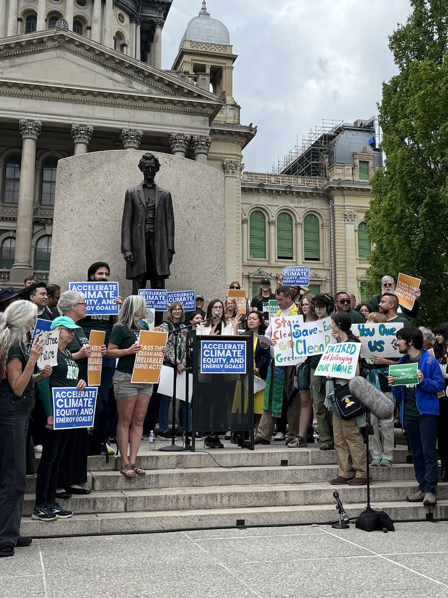 Thank you @RepAnnWilliams for leading the fight on protecting Illinois from CO2 pipelines and carbon capture, sequestration and storage. Legislation will support commonsense regulations that protect our communities, land, & water from the risks of CCS. #ClimateLobbyDayIL