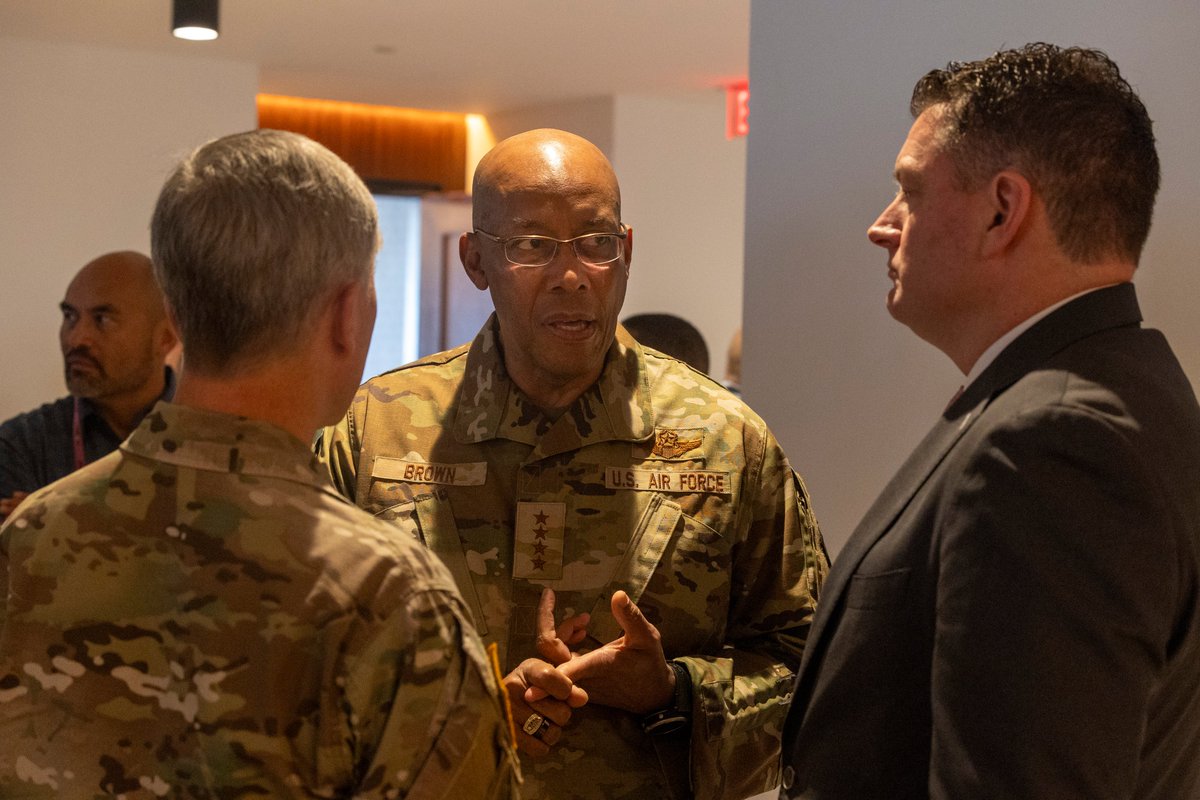 It was a privilege to get the opportunity to speak with Chairman Brown (@GenCQBrownJr) this morning at #SOFWeek2024 on SOF's value proposition in supporting the Joint Force address immediate threats and future challenges.