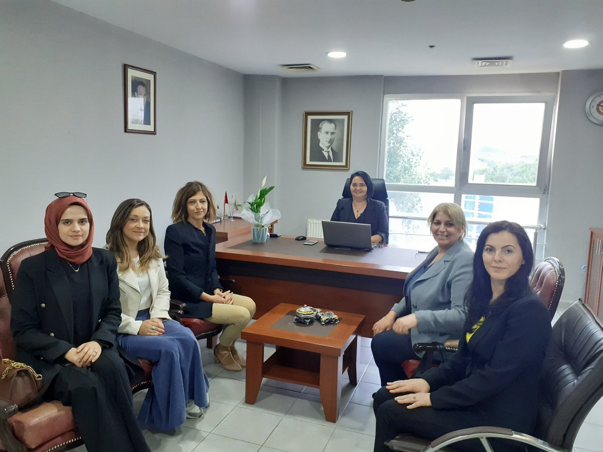 MÜSİAD Kadın Çanakkale olarak Türkiye'nin İlk Kadın Terminal Müdürü Serap Yaşar'ı ziyaret ettik.
Misafirperverliklerinden dolayı kendisine teşekkür eder başarılarının devamını dileriz.