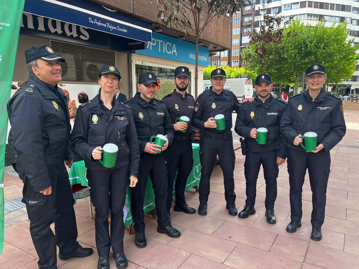 Nuestros agentes en #León han colaborado con la @ContraCancerEs en la recaudación de fondos para la investigación en la lucha contra el #cáncer