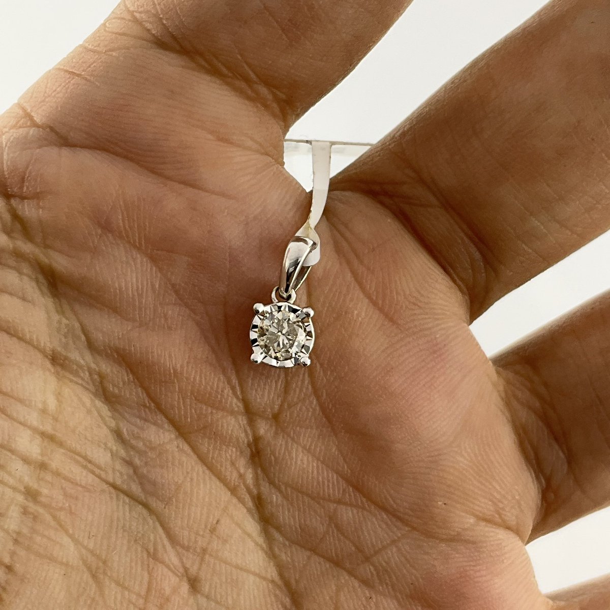 Available now! Chocolate diamond pendant set in .5 grams of 10k white gold! Features a single lovely chocolate diamond at .20 ctw! Take it home for only $106 out the door! #pawnshop #oakland #sf #bestcollateral #gold #whitegold #diamondpendant #chocolatediamonds #mothersdaygift