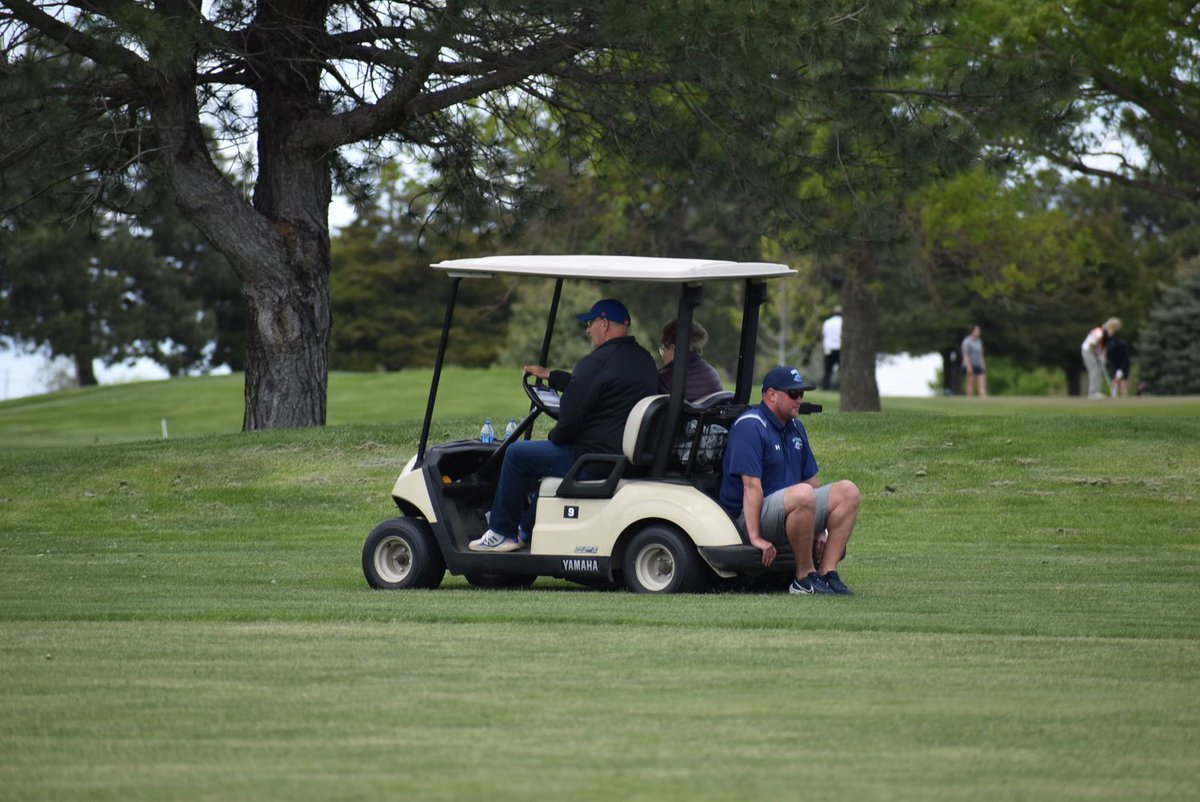⛳️Mr. Billeter of @SWRoughriders is along for the ride this afternoon at the Bertrand Golf Invite!⛳️ #nebpreps #rpacrundown