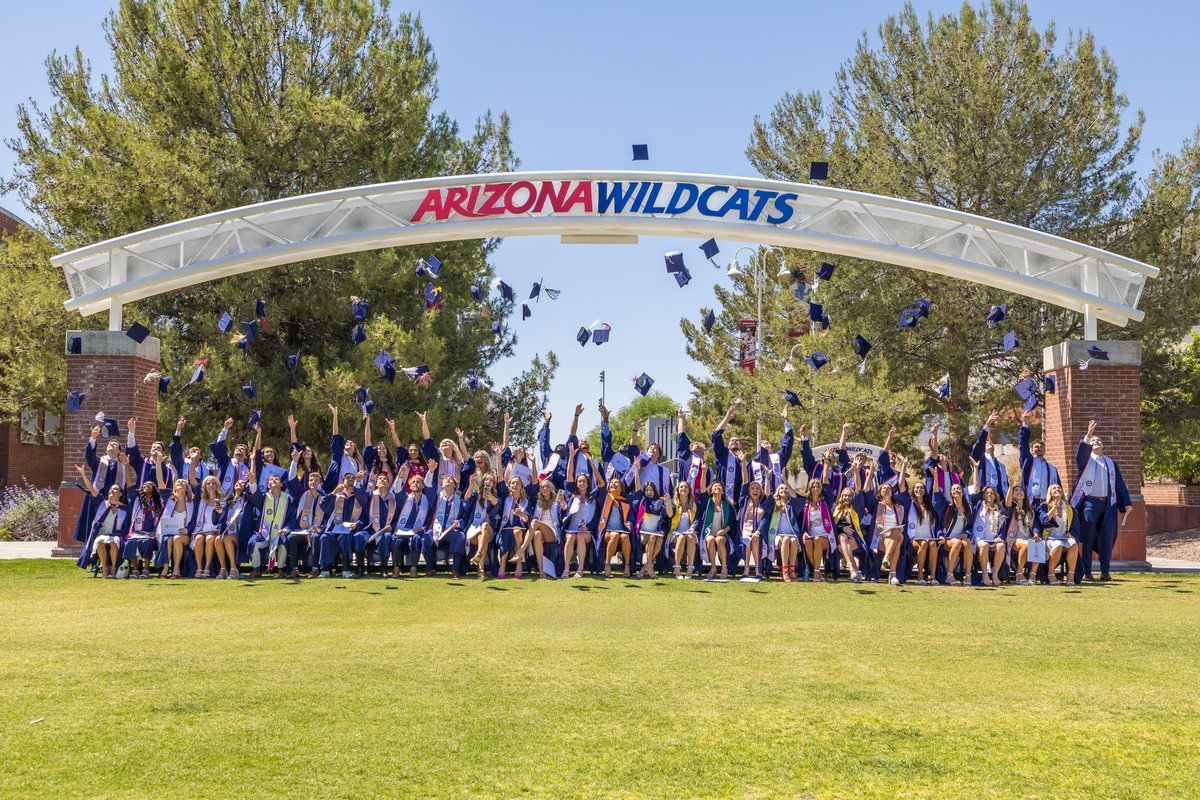Congratulations to our six incredible graduates 🎓🎉 We are proud to celebrate the achievements of Hope, Abby, Mady, Miranda, Grace and Maki today and every day. #BearDown
