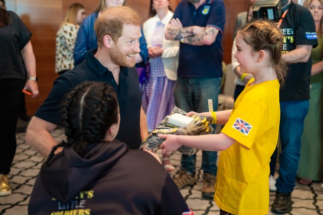 'It was an honour to meet so many of the wonderful families Scotty’s Little Soldiers supports. I truly believe the work they do to foster community and create space for young people to connect, grieve, but also have fun together is life-changing.'- Prince Harry 💛