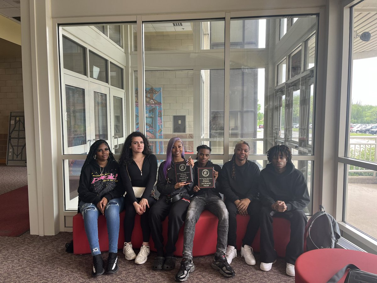 The votes are in! The Track It team won the Business Incubator Pitch Event. Thanks to all the judges and congratulations to the winning team.#richinstudentsuccess