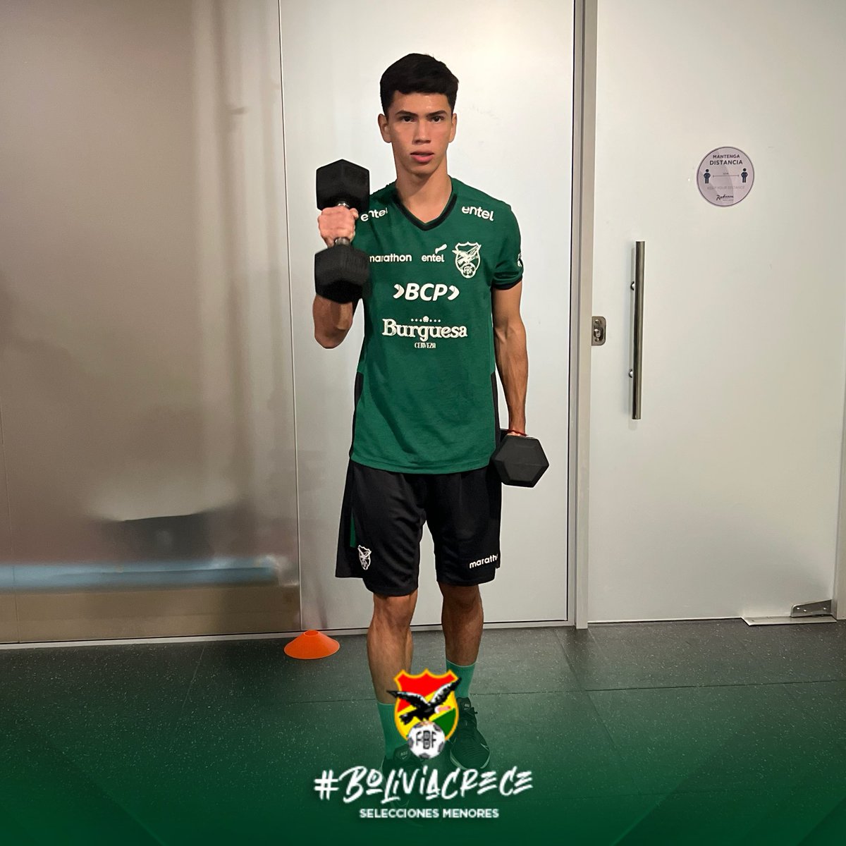 bolivia_crece's tweet photo. Seguimos trabajando a doble turno buscando crecimiento y llegar de la mejor manera a las competiciones. 
🏋🏾🔥💪🏾
#BoliviaCrece🇧🇴 https://t.co/lUigNlKTH6