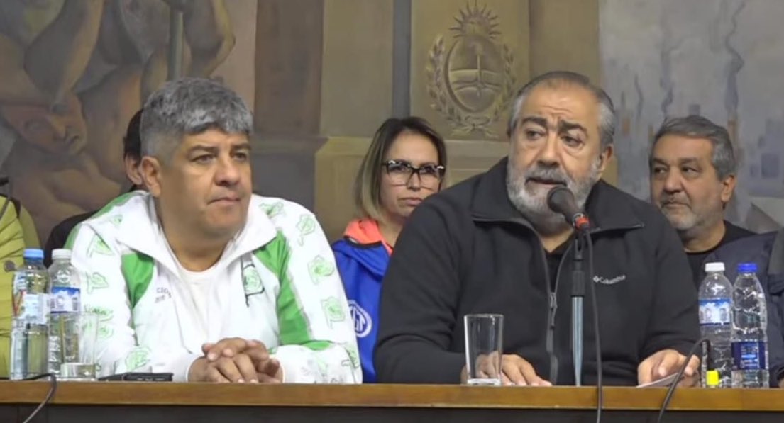 agustinromm's tweet photo. Hector Daer y Pablo Moyano, los dos responsables de cagarle el día a los trabajadores. Dos multimillonarios que nunca trabajaron, prohibiendole a los trabajadores ir a trabajar para extorsionar al gobierno y así seguir manteniendo sus privilegios. Dos enemigos de la patria. https://t.co/5ScUSxcpK1