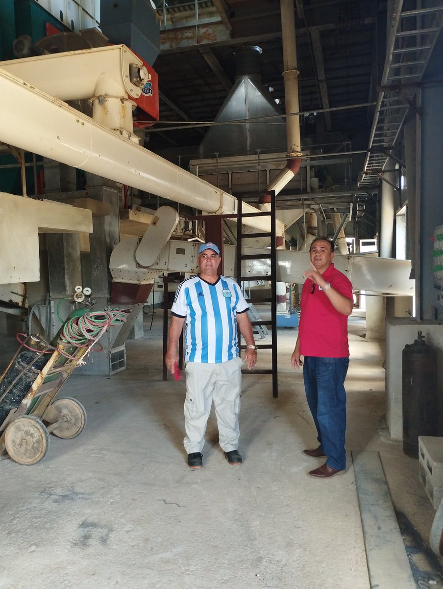 Recorrer las instalaciones del Secadero de arroz en el municipio de Bolivia, acompañados por el Primer Secretario del PCC Omar, nos llena de optimismo al ver cómo se trabaja en este municipio para autoabastecerse del arroz. #Cuba #LatirAvileño #BoliviaXCuba