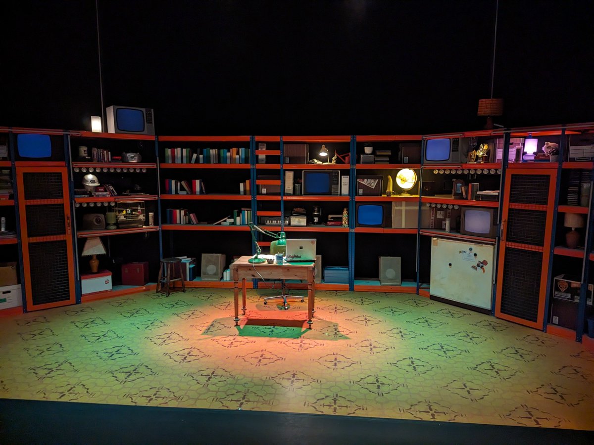 Waiting for the start of 'Maggie & Me' - an adaptation of @Damian_Barr 's memoir with the @NTSonline #maggieandme