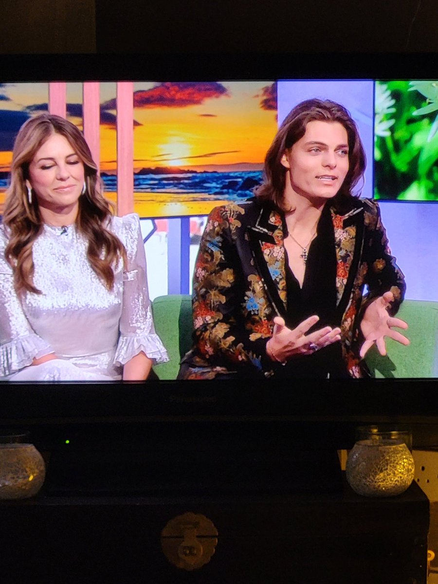 Is this some weird social experiment? #theoneshow #lizhurley