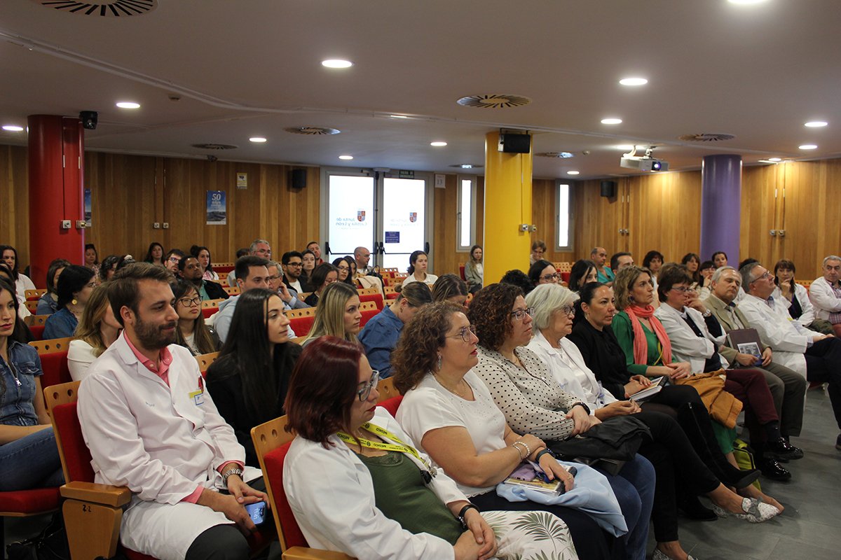 Hoy damos la bienvenida a nuestros nuevos residentes. MIR,PIR,EIR,FIR. 
Y despedimos a nuestros residentes de ultimo año.
Por que Sacyl somos TODOS  y unidos somos mejores. 
CCOOes tu sindicato,ccoonectamos contigo.
#ccoosemueve #sanidadpública #ccoojovenes#sintisacylnofunciona