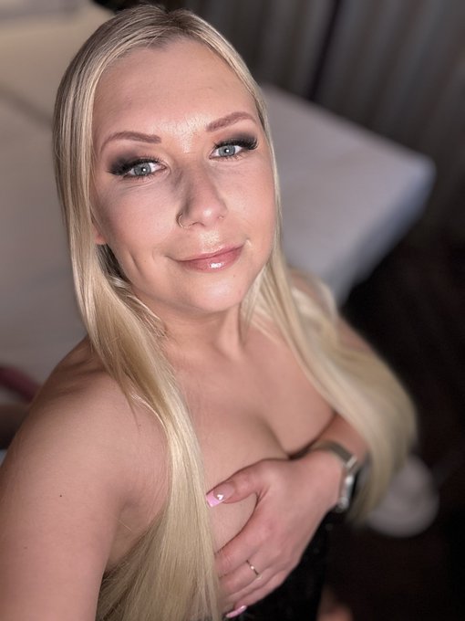 Happy daddy day 🫶  Ich hab hier noch was f&uuml;r dich&hellip; schau mal https://t.co/6FgjcRjXeX 😮&zwj;💨 https://t.c