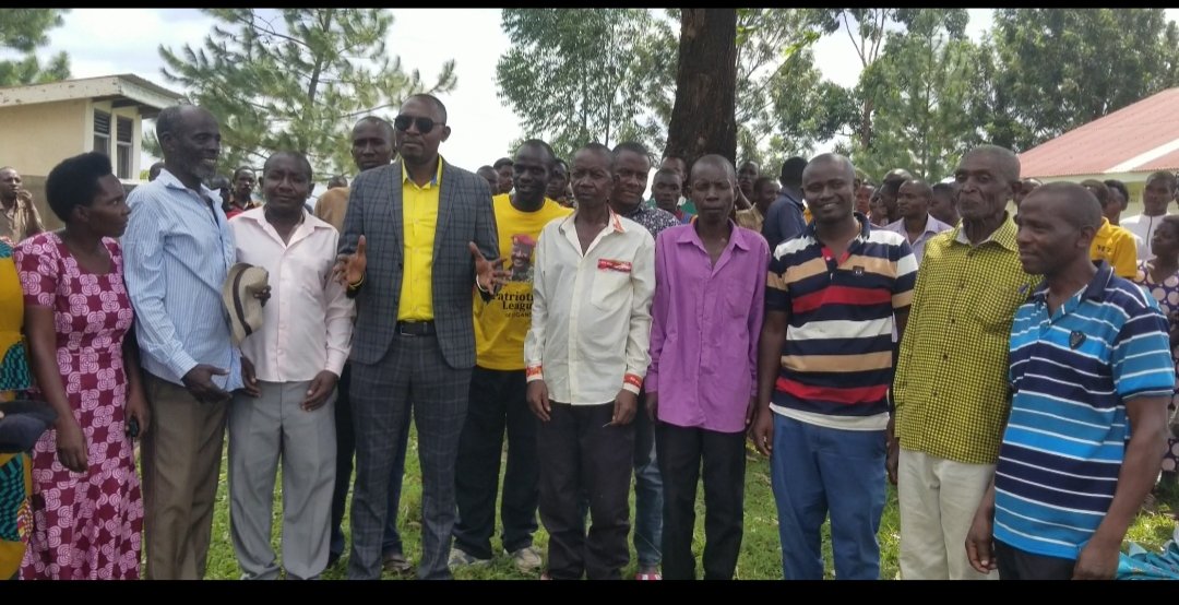 I met a group of PLU @Pl_uganda supporters They have promised to support the chairman of PLU Gen @mkainerugaba