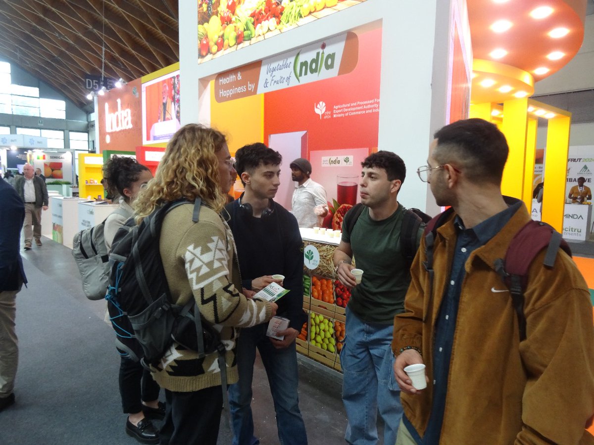 #Mango Lassi and Mango shake are being promoted through wet sampling at #APEDA #India pavilion at #Macfrut Italy 2024 in Rimini, #Italy