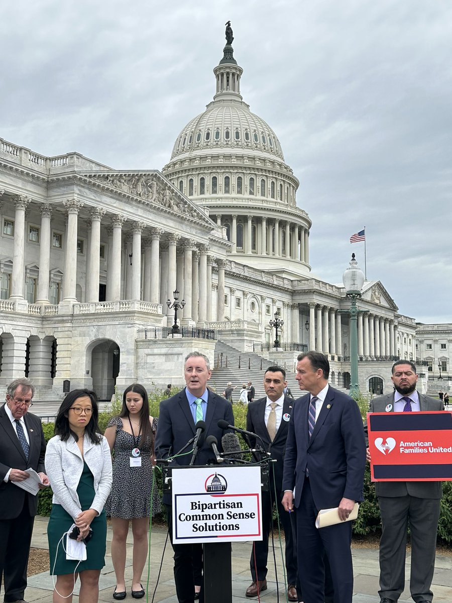 This afternoon, I joined @RepSuozzi, @amerifamsunited, and @AmericanBIC at a press conference to discuss our letter urging President Biden to take executive action on immigration. First, we want the president to end the abuse of asylum claims by raising the credible fear…