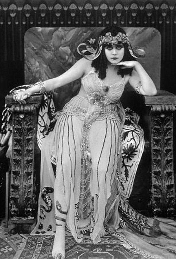 Theda Bera, Cleopatra (1917, J. Gordon Edwards)