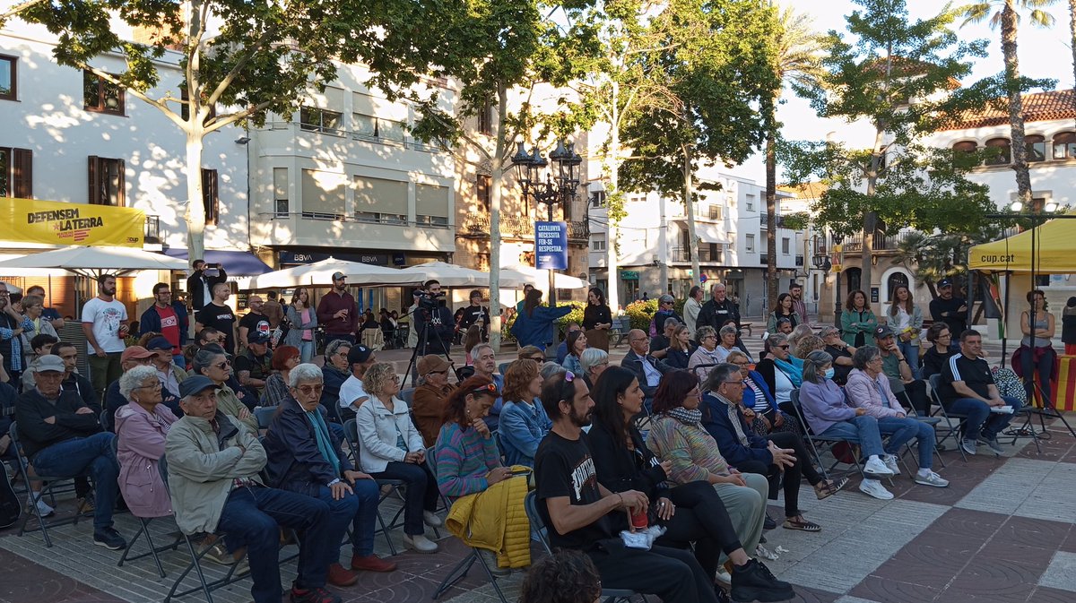 S'ha de dir que en moments com ara, mentre Pedro Sánchez es passeja per #VNG amb tot de càmeres, patrulles i furgones de @mossos s'agraeix poder escoltar gent com la de Ribes. Honestes, incansables. Gràcies @UM9CUPConstruim.