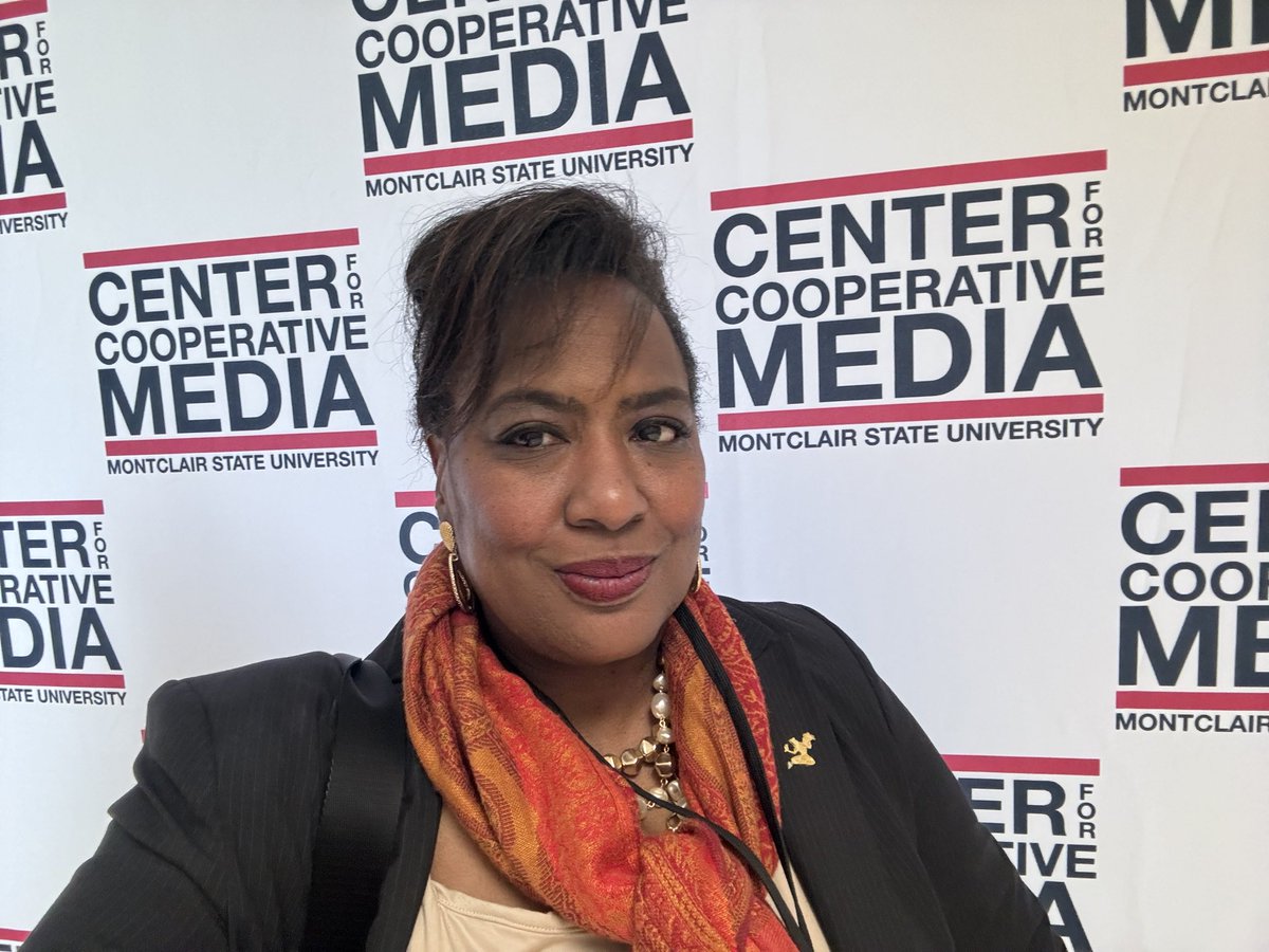 VickiethomasWWJ's tweet photo. Welcoming the #CollaborativeJournalismSummit to the @CityofDetroit. Day 1 featuring many of our Detroit journalists like @cferretti_Det @Cande313 @orlandopbailey @iEditNRed @TVNewsGuru @jvdet @sarahalvarez and former local journalist #HelenMaynard. @DetroitNABJ is a sponsor. https://t.co/aAn5abJtzs