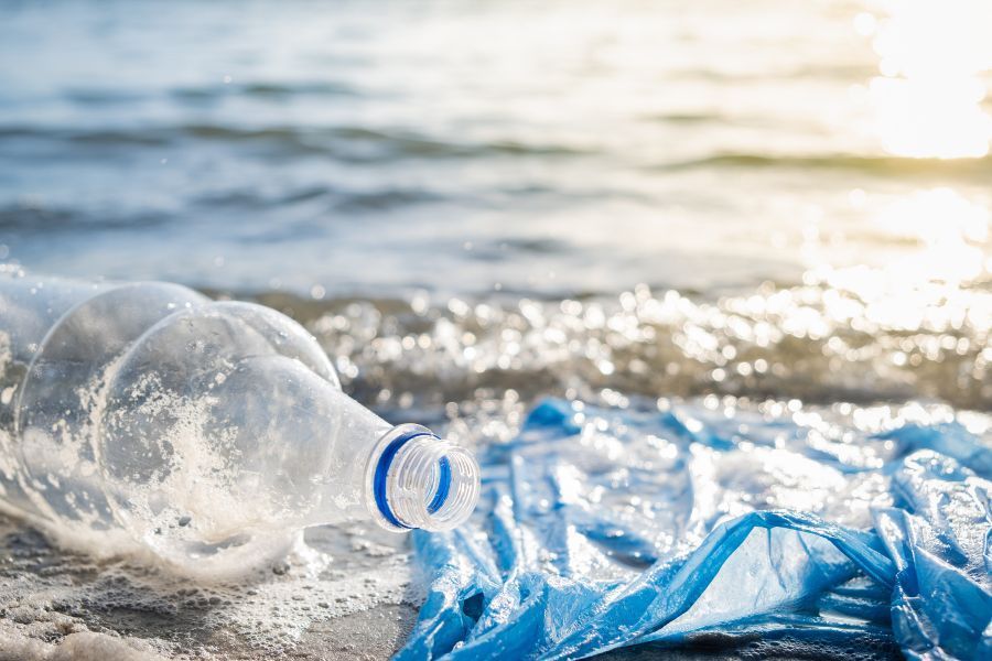 Ocean-bound plastic is a major threat to marine life and human health. It harms marine animals and can release harmful chemicals into the environment. Learn more about OBP and what you can do to help: buff.ly/3yfjhYc
#OceanBoundPlastic #PlasticPollution #Sustainability