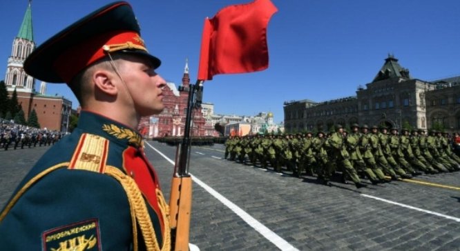 Como es tradición, la Plaza Roja de Moscú hoy se convirtió en el escenario del desfile militar dedicado al aniversario 79 del Día de la Victoria sobre la Alemania nazi en la II Guerra Mundial. #LatirXUn26Avileño #LatirXLaExcelencia #UnidosXLaExcelencia @FctGallardo @UNICACu