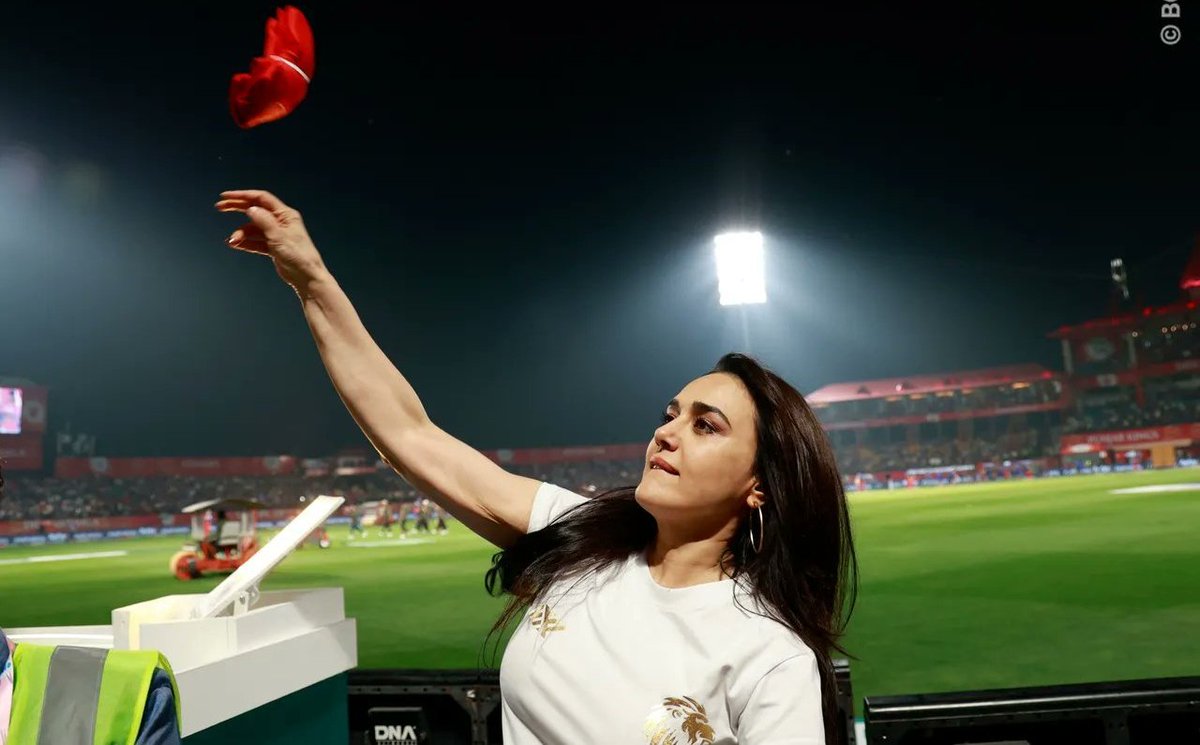 No bad behaviour 
No unwanted drama
No unwanted poking

Just enjoys cricket, motivates her team and praises opponents. Preity Zinta, the best owner ❤️