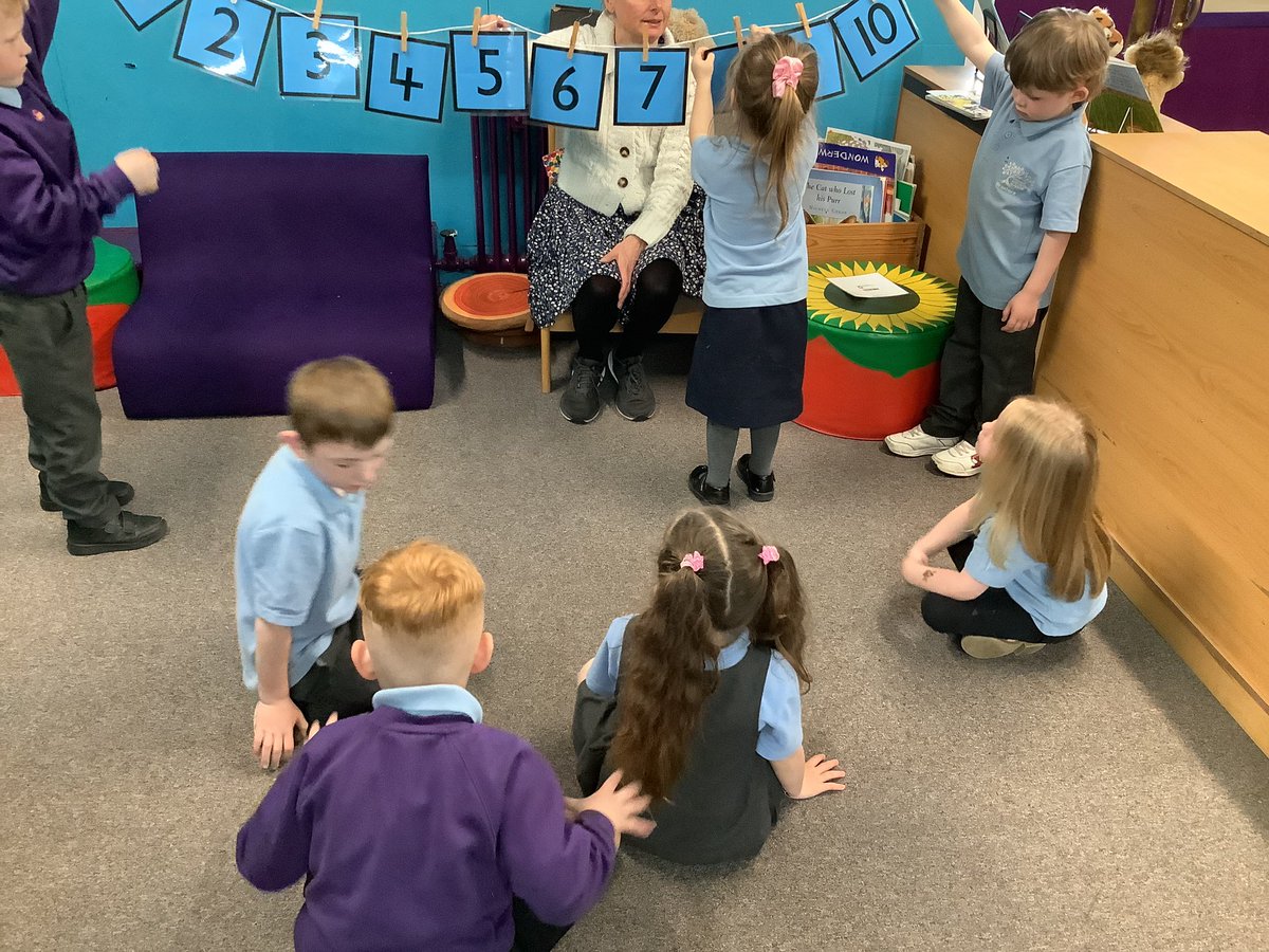 Team lions have been ordering numbers, being detectives working out which numbers are missing and using cubes to solve addition problem. #BraeburnEy #BraeburnMaths @NCETM @EarlyExcellence