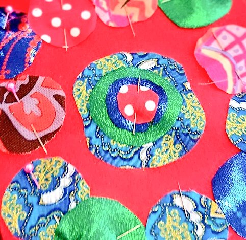 TY to those who joined us @RochdaleMind today was very lovely to work with you 🌻#sewingmendsthesoul #healing #patches TY @CreativeLivesCL for your support