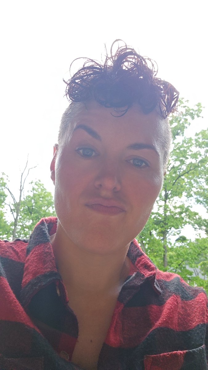 It's my thinking face 🤣🤣🤣. Happy pre-Friday! I hope you are doing well. 

#ThirstyThursday #thursdayvibes #sapphic #sapphicauthor #thisisme #happiness