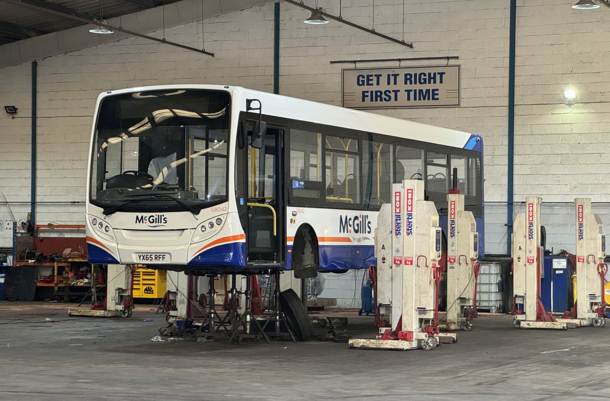 Another freshened up low emission bus gets prepared to meet its public.

📍 @McGillswest Greenock depot
