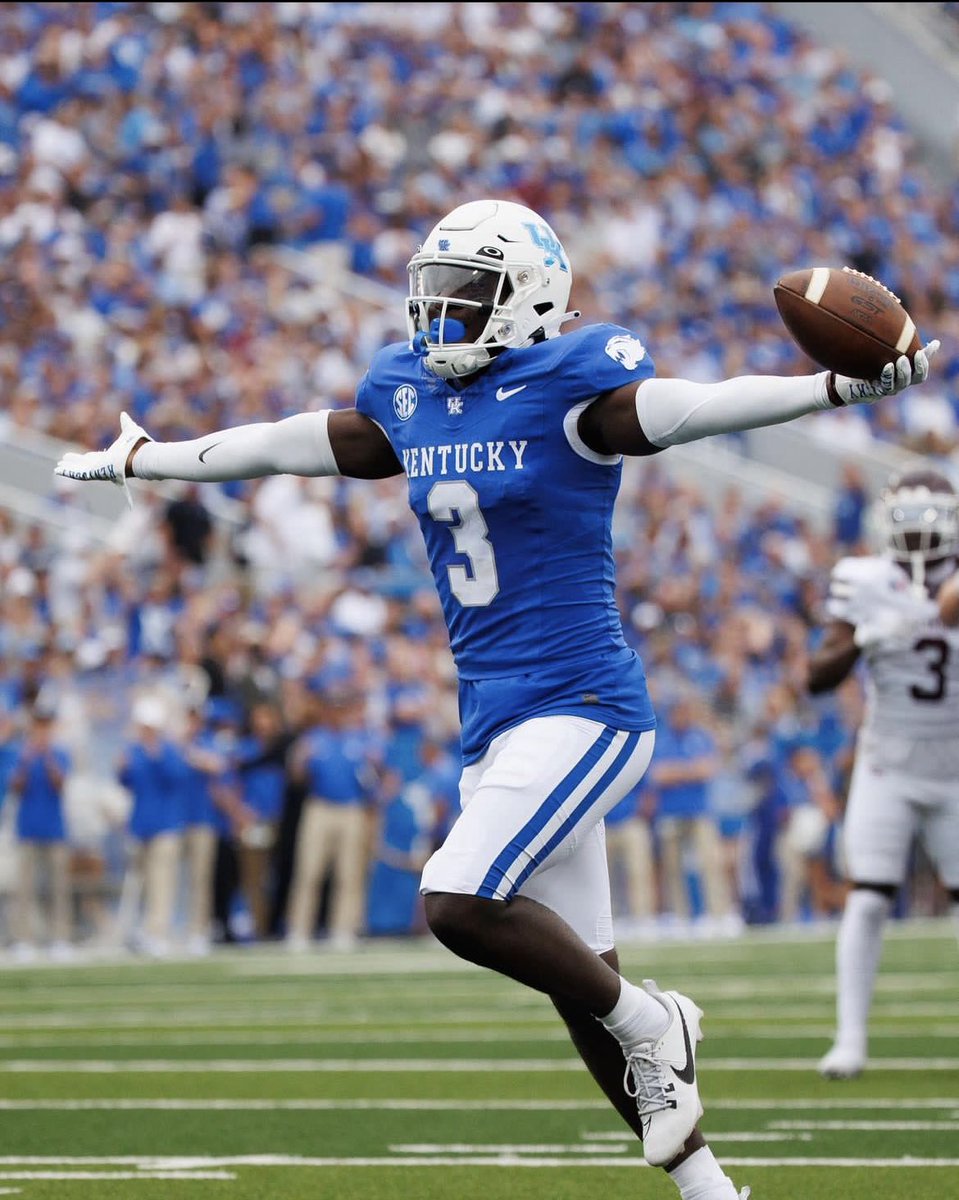 Jordan Vann 3⭐️ (@jordan_vann_) on Twitter photo After a great phone conversation with coach <a href="/vincemarrow/">CoachMarrow</a> i’m blessed to receive an offer from <a href="/UKFootball/">Kentucky Football</a> #BBN <a href="/CoachKRJones/">Coach Jones</a> <a href="/jalinmarshall17/">Jalin Marshall</a> <a href="/Tkinnel_2/">Tyree Kinnel</a> <a href="/MiddiesFB/">Middletown Middies Football</a> <a href="/AllenTrieu/">Allen Trieu</a> <a href="/JaredLuginbill/">Jared Luginbill</a> <a href="/TimRecognition/">(Tim Swafford) Tim’s Top 5 Sports and Recognition.</a> After a great phone conversation with coach <a href="/vincemarrow/">CoachMarrow</a> i’m blessed to receive an offer from <a href="/UKFootball/">Kentucky Football</a> #BBN <a href="/CoachKRJones/">Coach Jones</a> <a href="/jalinmarshall17/">Jalin Marshall</a> <a href="/Tkinnel_2/">Tyree Kinnel</a> <a href="/MiddiesFB/">Middletown Middies Football</a> <a href="/AllenTrieu/">Allen Trieu</a> <a href="/JaredLuginbill/">Jared Luginbill</a> <a href="/TimRecognition/">(Tim Swafford) Tim’s Top 5 Sports and Recognition.</a>