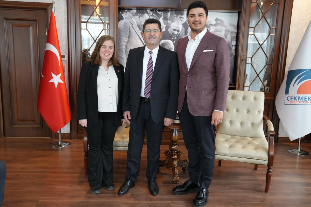 Bugün 31 Mart seçimlerinden halkımızın teveccühüyle seçilen Çekmeköy, Kadıköy ve Tuzla Belediye Başkanlarımıza hayırlı olsun ziyaretinde bulundum. Yaratacakları Sosyal Demokrat Belediyecilik vizyonuyla kentlerine değer katacaklarına inancım tam. Başkanlarımıza başarılar…