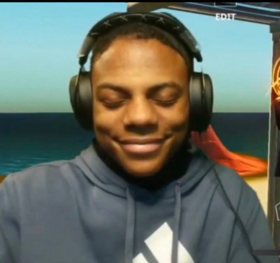 Kakuja0's tweet photo. @BallMate223 @coldblo38421741 @NumbaSe7en @Jay_Yungyy @SaycheeseDGTL God help this nigga https://t.co/64f6m7Acna