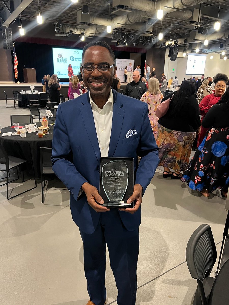 Congratulations to Tony Reddick (Gadsden City Schools GRACE Academy) for receiving the Excellence in Education Workforce Development award! This award was presented by the Etowah Chamber of Commerce.